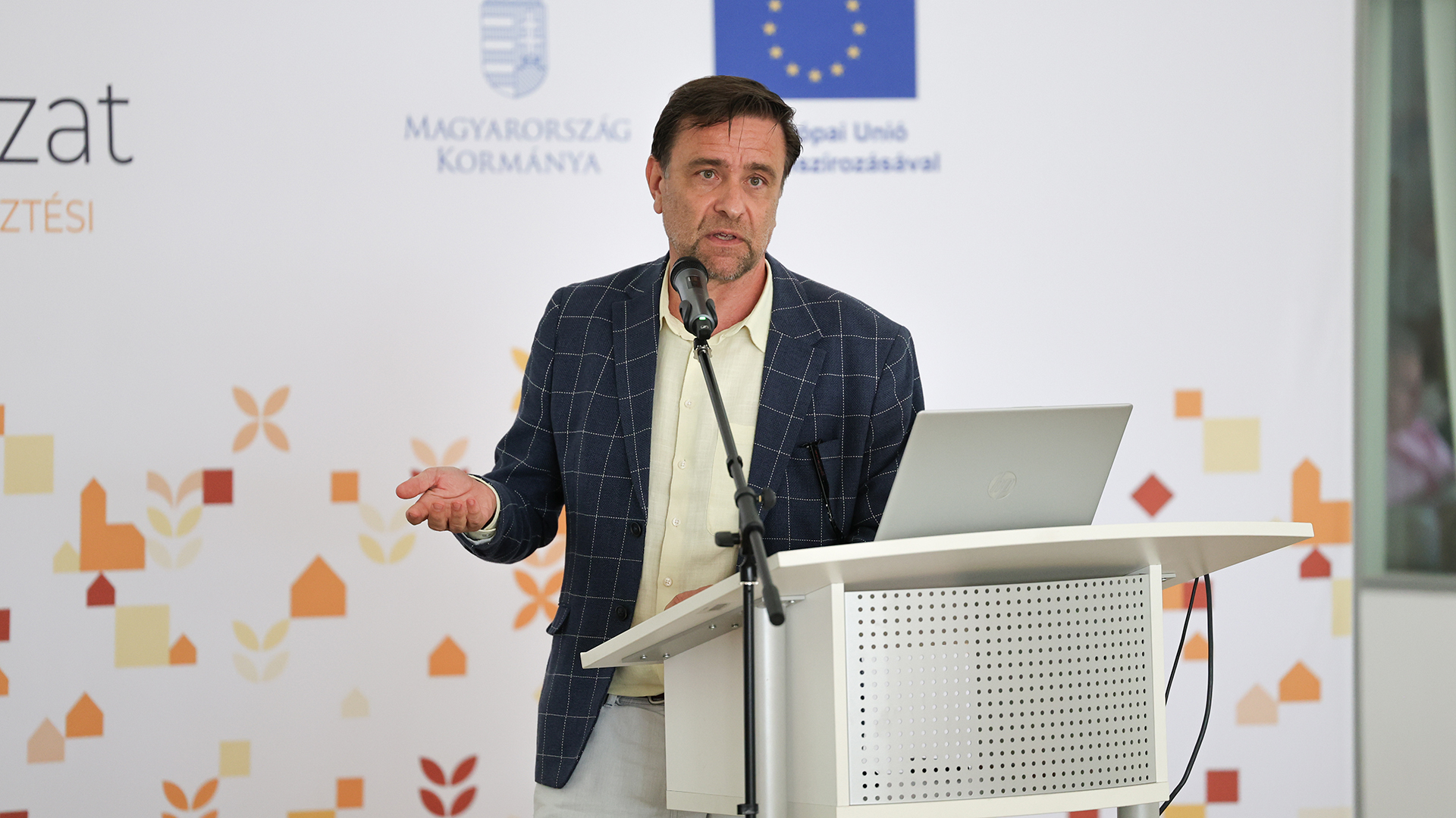 Gelencsér Géza
